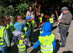 Klub Małego Wolontariusza – „Sadzenie dobra” dla pensjonariuszy DPS „Chemik”